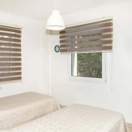 Charming House With Sea View & Shared Pool In *